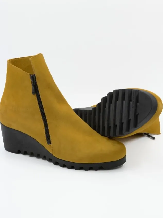 arche_ankle_boots_laelem__3-2.webp Arche ankle boots LAELEM Yellow