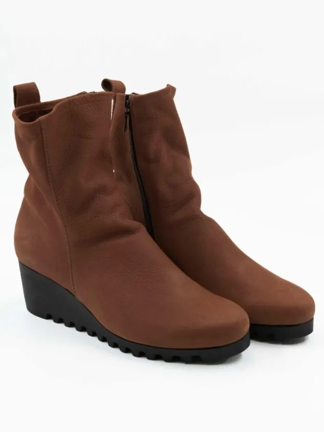 arche_ankle_boots_larazo__1-5.webp Arche ankle boots LARAZO Cognac