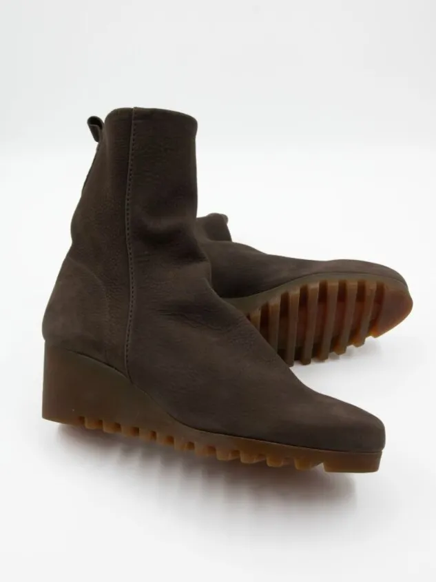 arche_ankle_boots_larazo__3-7.webp Arche ankle boots LARAZO Brown