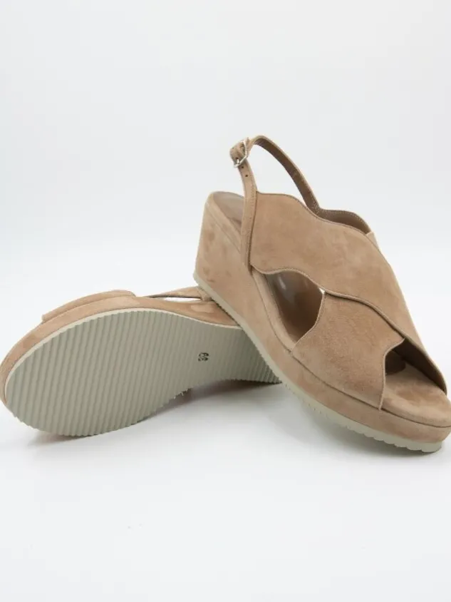 cervone_pumps__camel_3.webp Cervone pumps 450 Camel