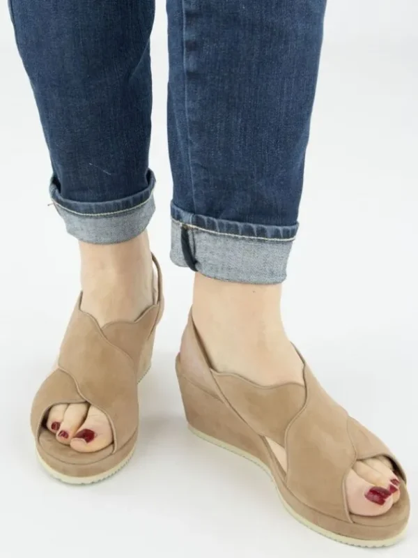Cervone pumps 450 Camel