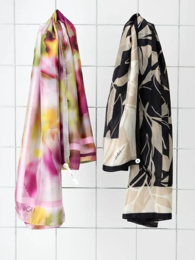 high_scarves_trailblazer__3-1.webp High scarves TRAILBLAZER S90145 Beige