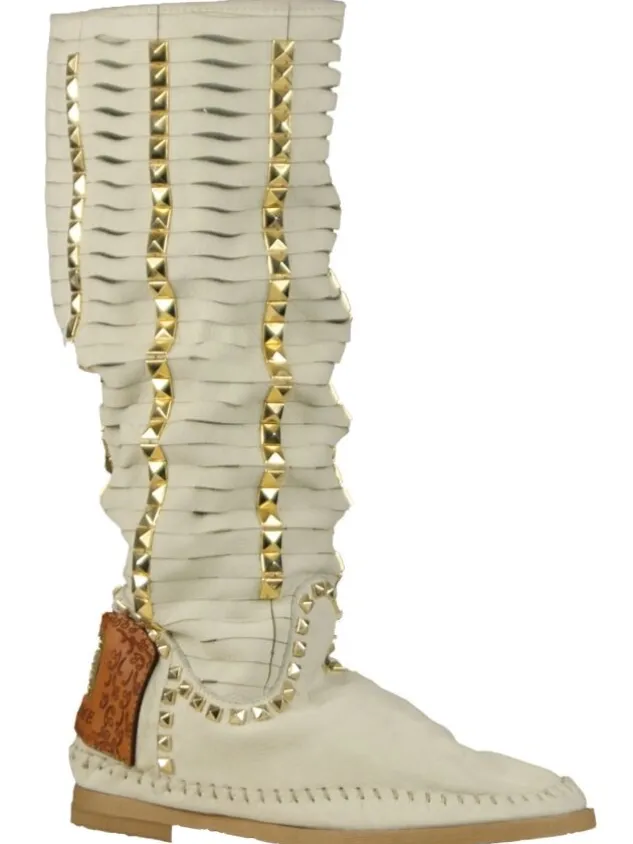 karma_of_charme_boots_pyr_0.webp Karma of Charme boots PYRAMID1 SILVER Cream White
