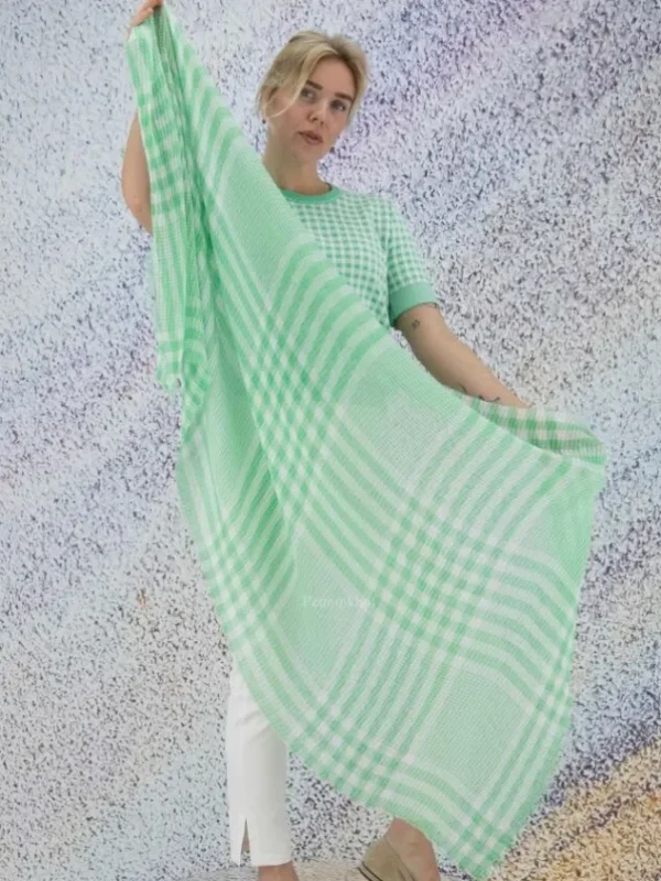 Marc Cain scarves UC B4.03 Z10 Green