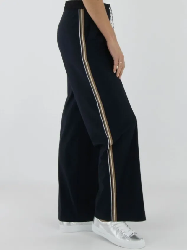marc_cain__trousers_ys__j_4-5.webp Marc Cain trousers YS 81.41 J40 Blue