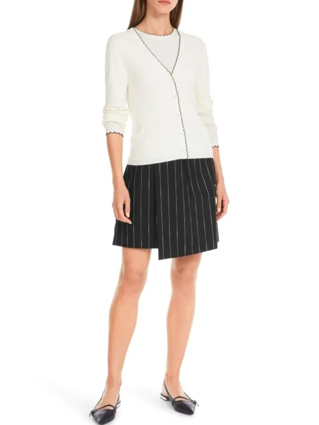 marc_cain__vests_yc__m_cr_1-2.webp Marc Cain vests YC 39.10 M77 Cream White