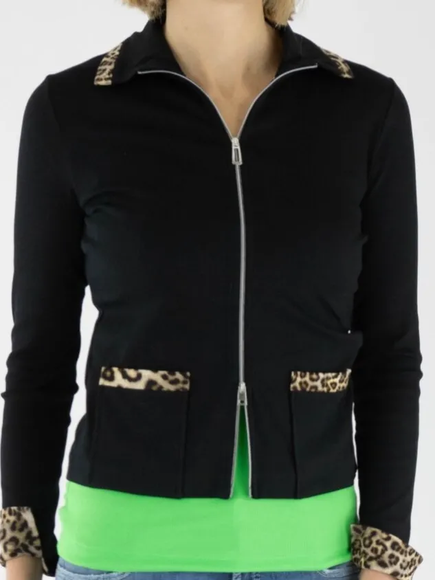 marc_cain__vests_ys__j_bl_8-2.webp Marc Cain vests YS 31.12 J20 Black